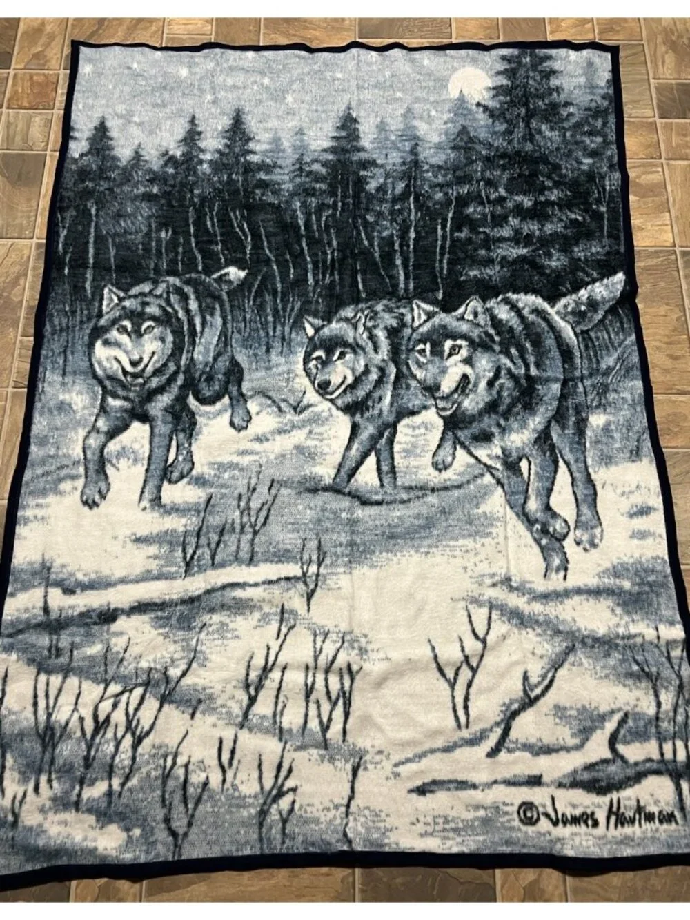 Biederlack Throw Blanket Wolves On Move USA 60x80” Wolf Pack Blue Black Cover